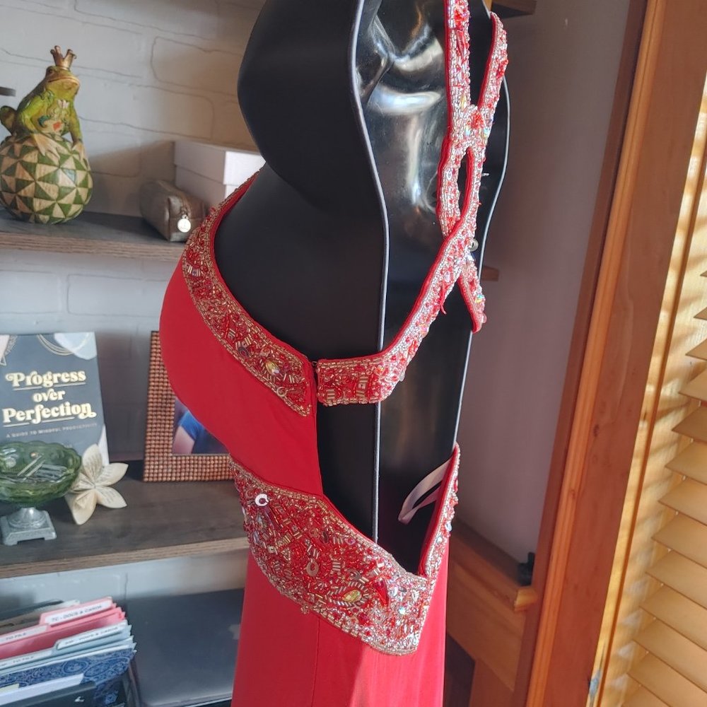 Red Prom/Formal Dress with Interlocking Neckline and Deep V - Picture 10 of 12